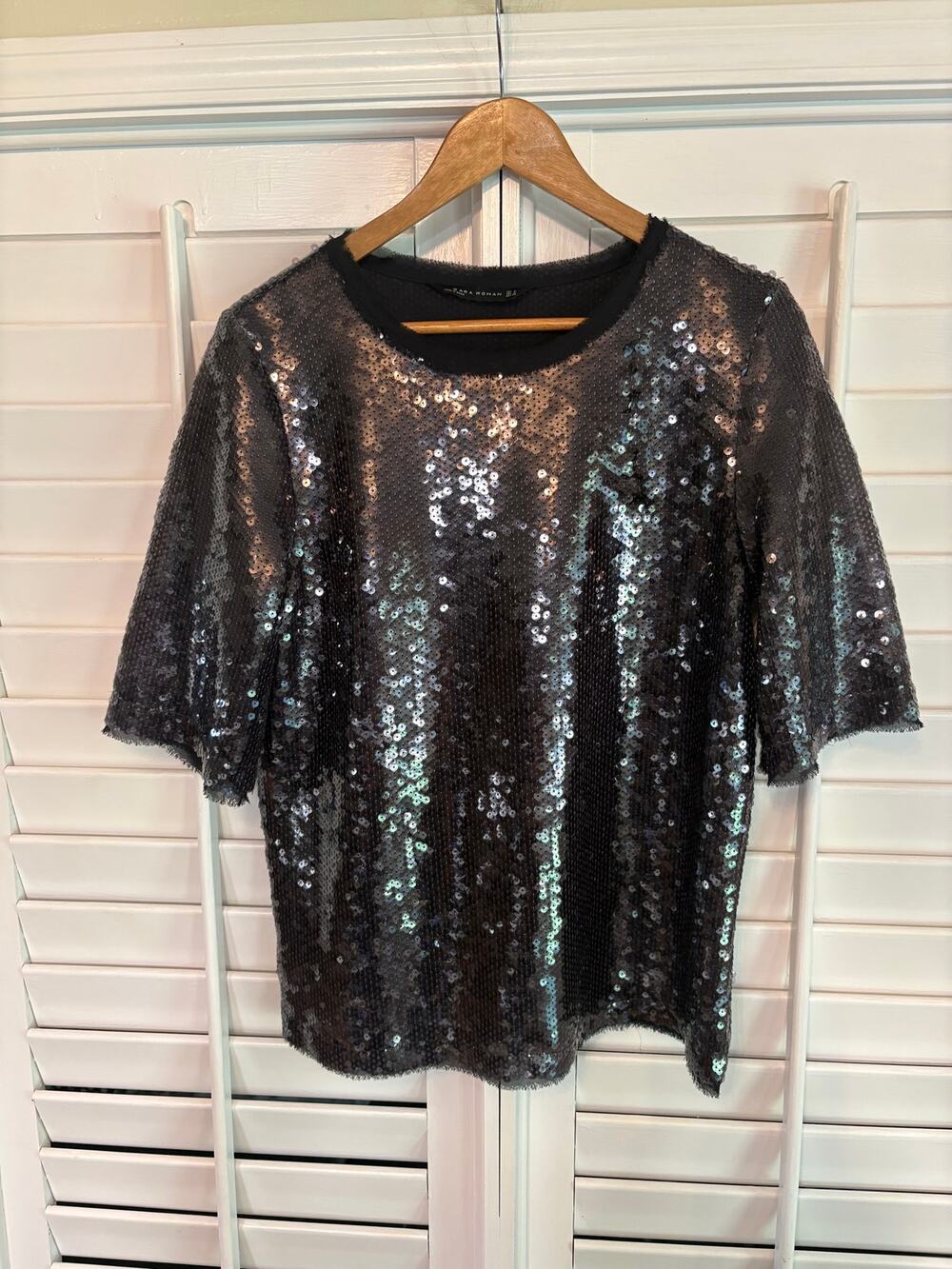 Zara‎ Black/Gray Sequin Top Size Medium